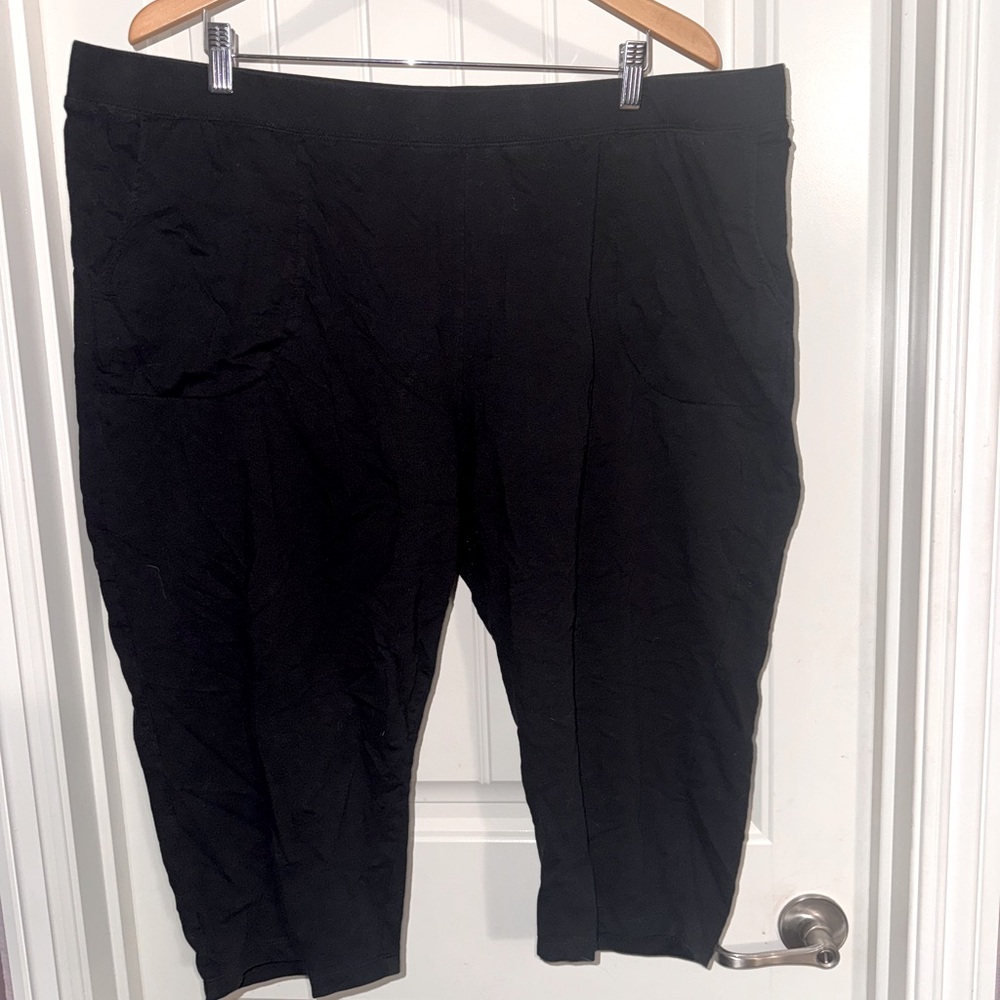 Black clam digger / crop pants